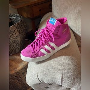 Lightly worn Adidas Hightop Sneaker, Basket Profi Style